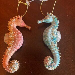 Gisela‎ Graham Seahorse Christmas ornament Decor Set Of 2 pink and blue coastal